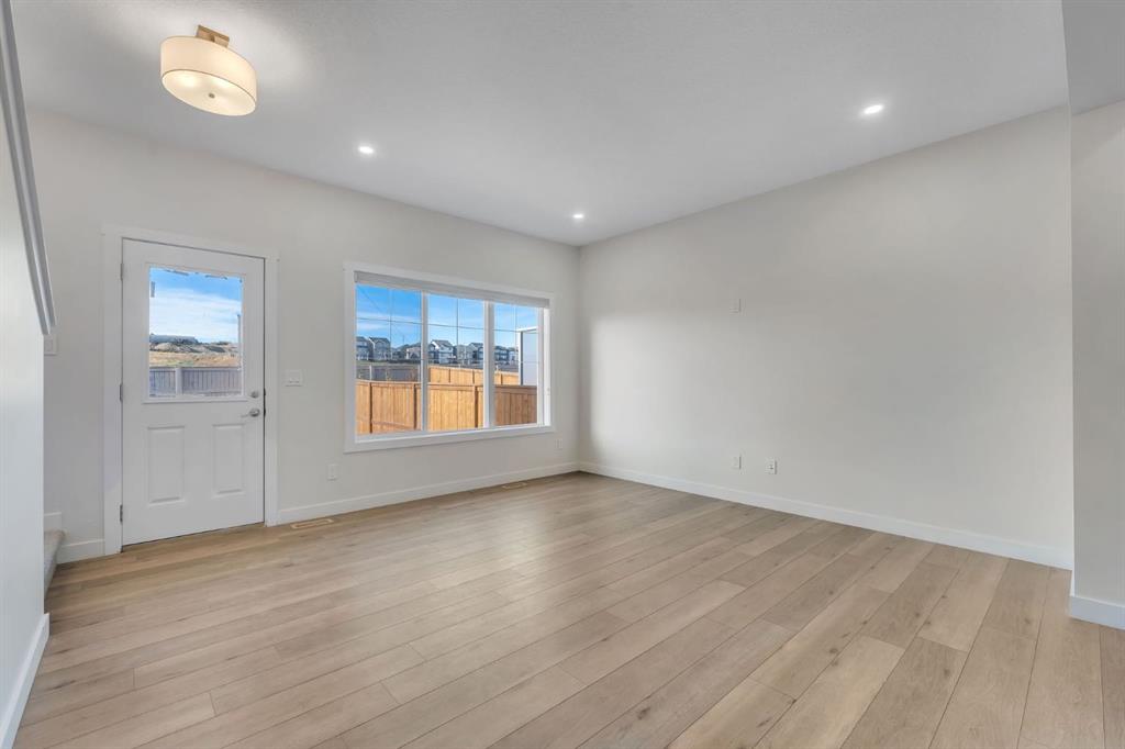 Picture for 1489 Bayview Point SW https://www.cirrealty.ca/reb/creb/70/A2268070_17.jpg