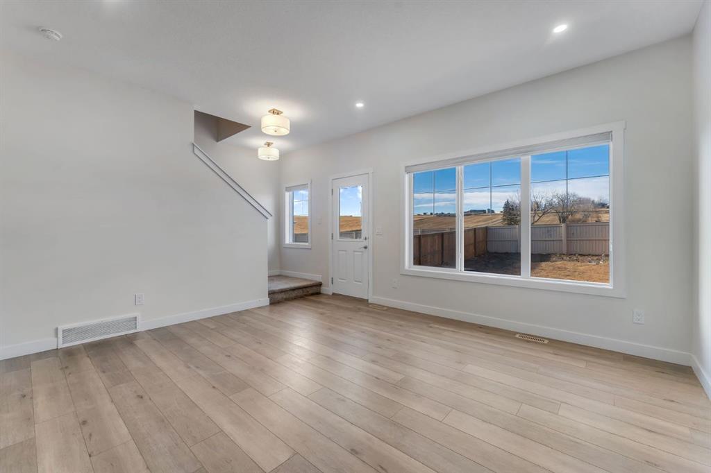 Picture for 1489 Bayview Point SW https://www.cirrealty.ca/reb/creb/70/A2268070_18.jpg