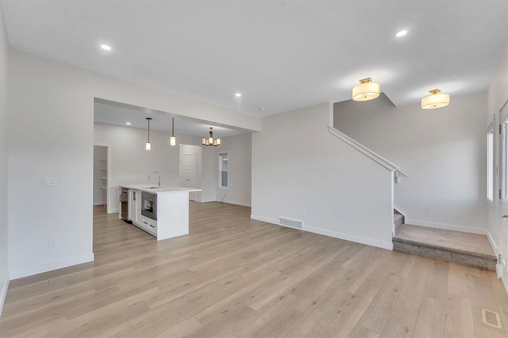 Picture for 1489 Bayview Point SW https://www.cirrealty.ca/reb/creb/70/A2268070_20.jpg