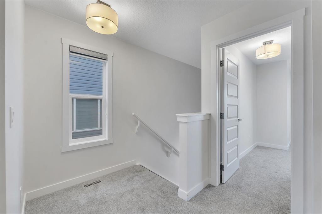 Picture for 1489 Bayview Point SW https://www.cirrealty.ca/reb/creb/70/A2268070_21.jpg