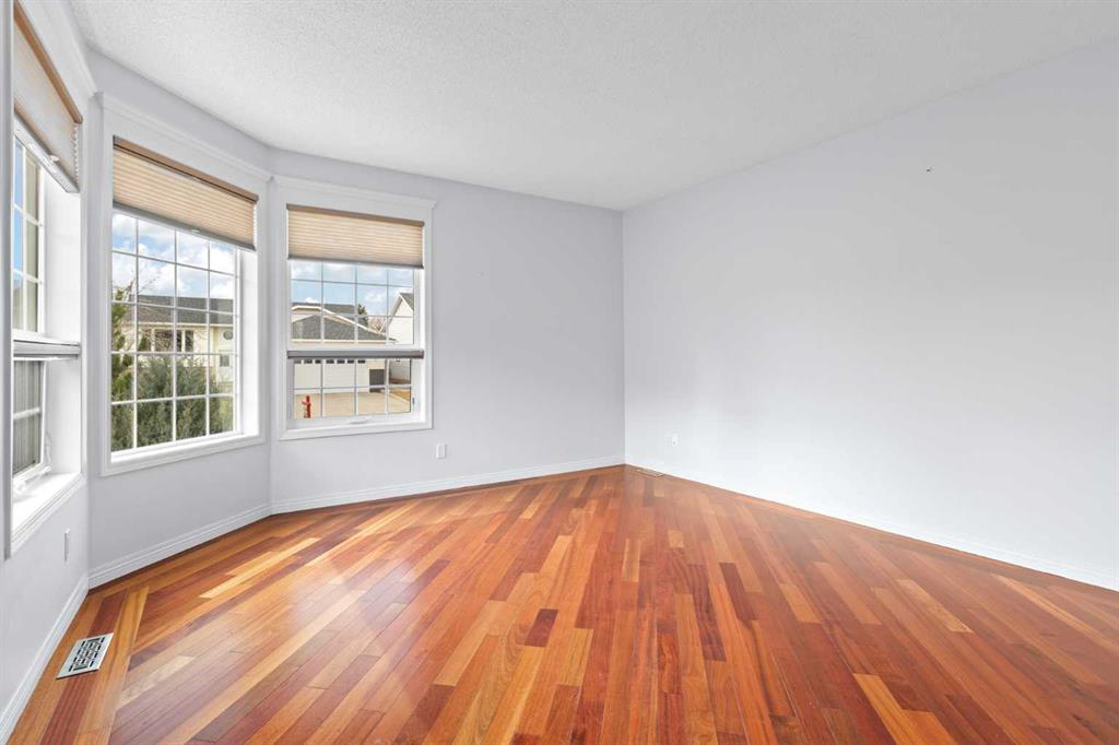 Picture for 916 15 Street SE