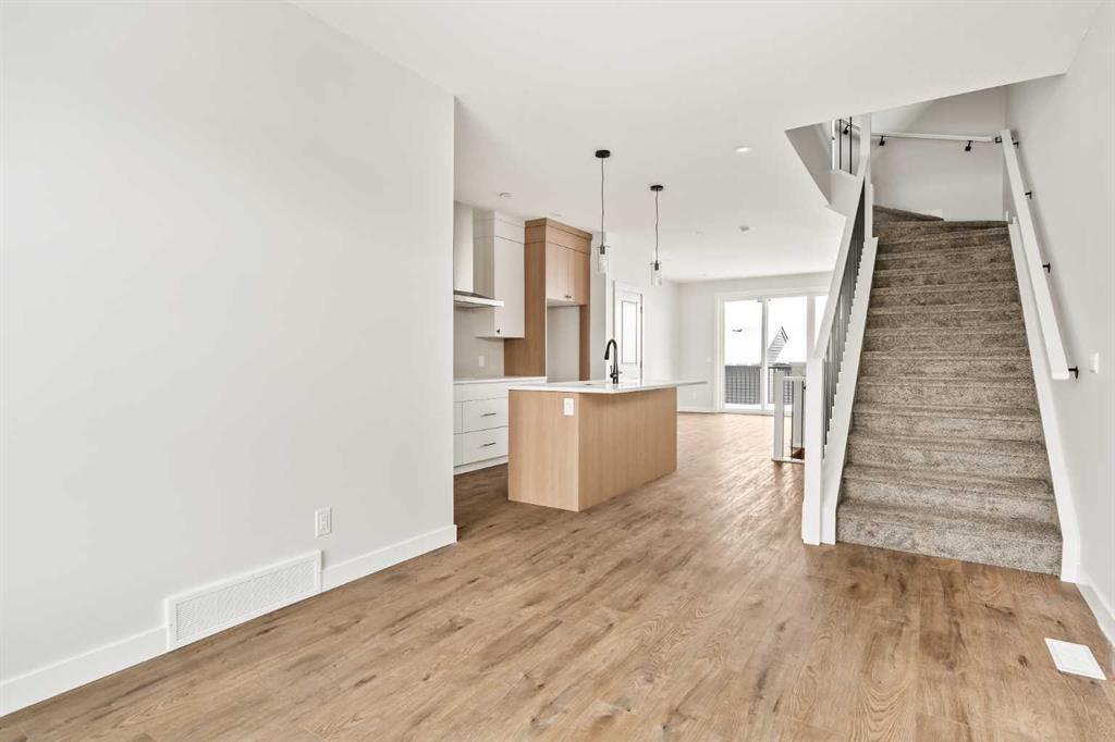 Picture for 46 Starling Boulevard NW