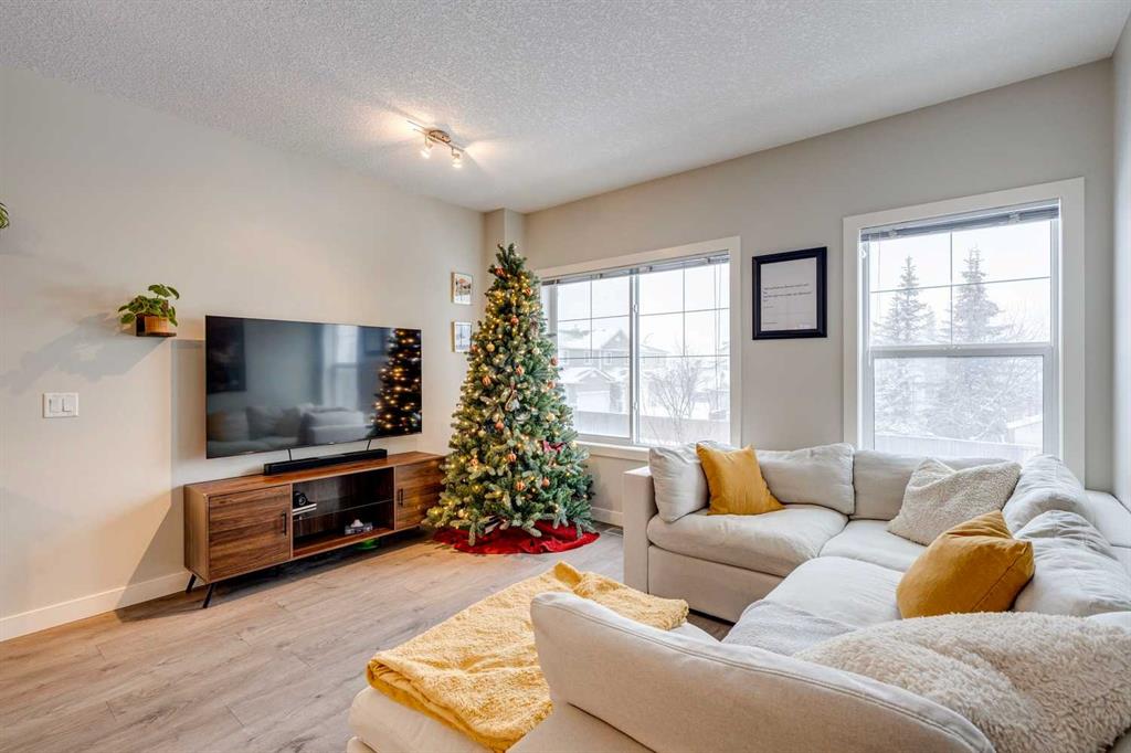 Picture for 2103 Jumping Pound Common 