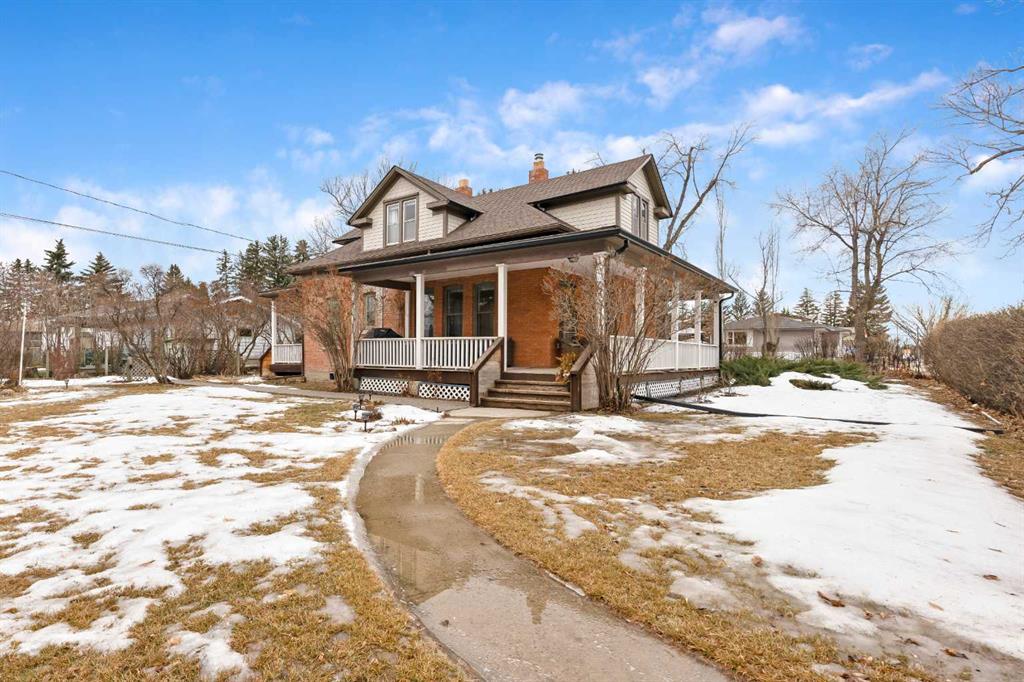 Picture for 725 Macleod Trail SW