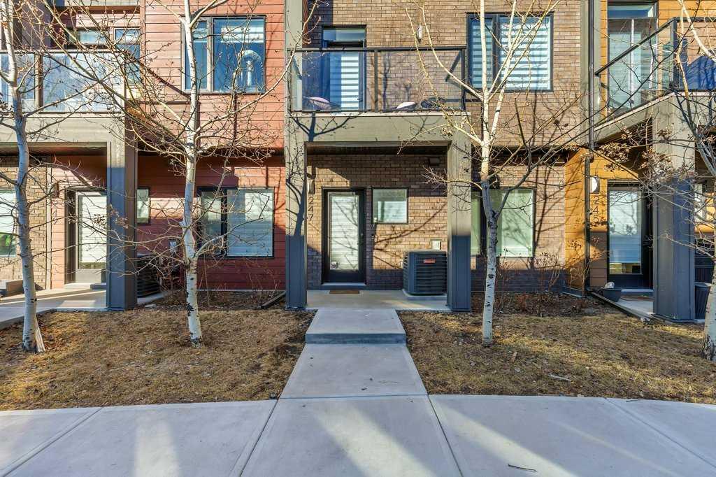 Picture for 247 Greenbriar Common NW