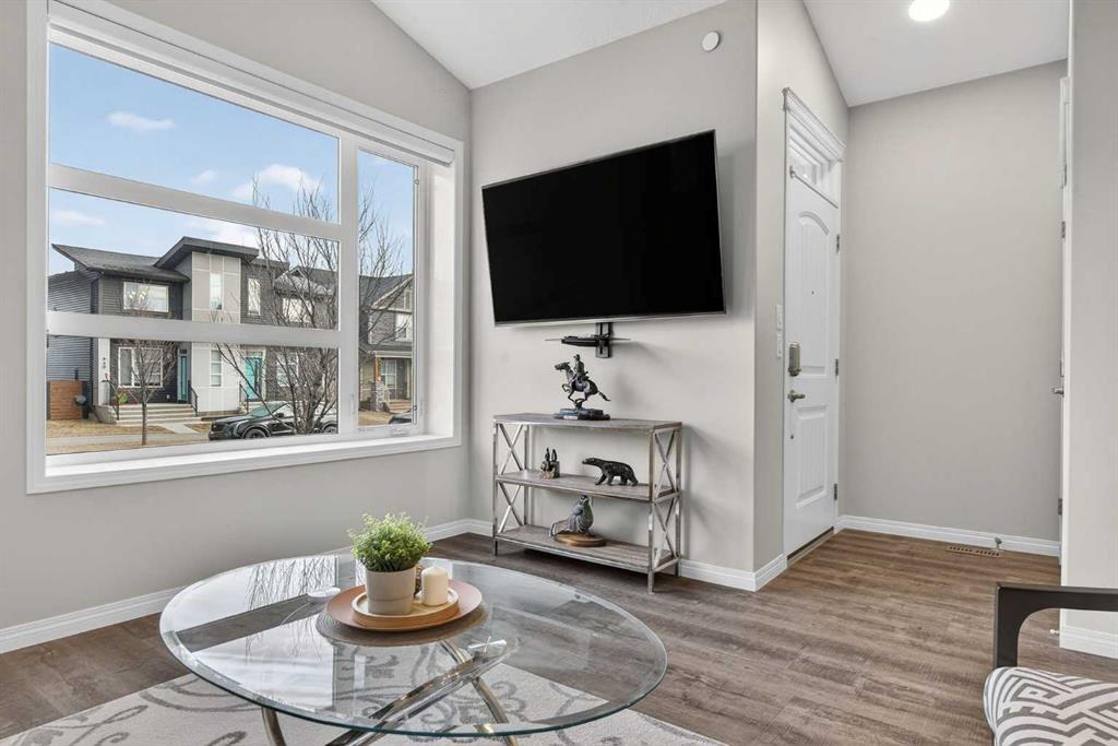 Picture for 937 Livingston Way NE