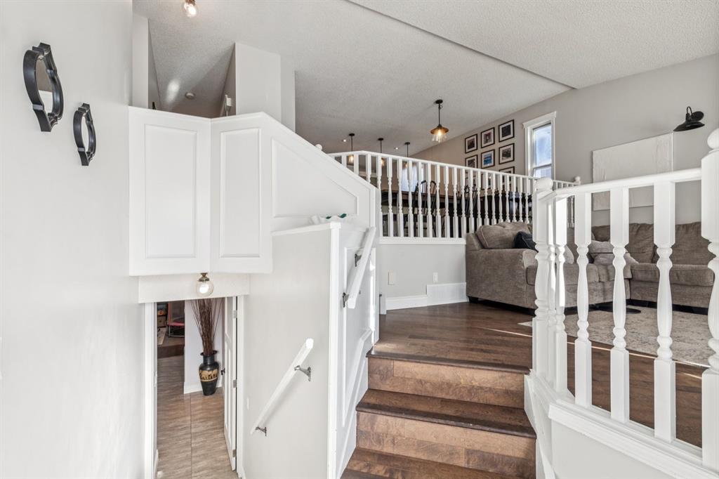 Picture for 79 Riverglen Way SE