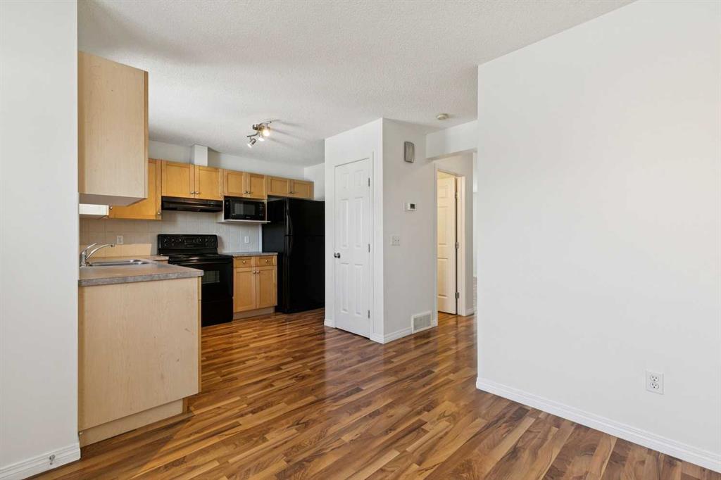 Picture for 114 Royal Birch Villas NW