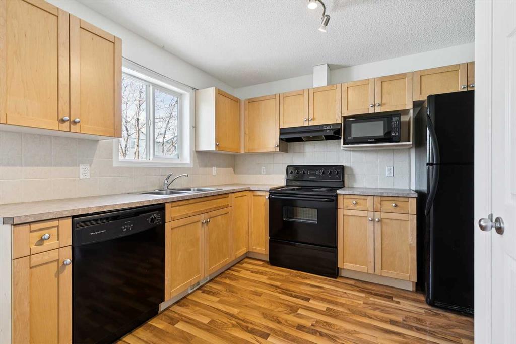 Picture for 114 Royal Birch Villas NW