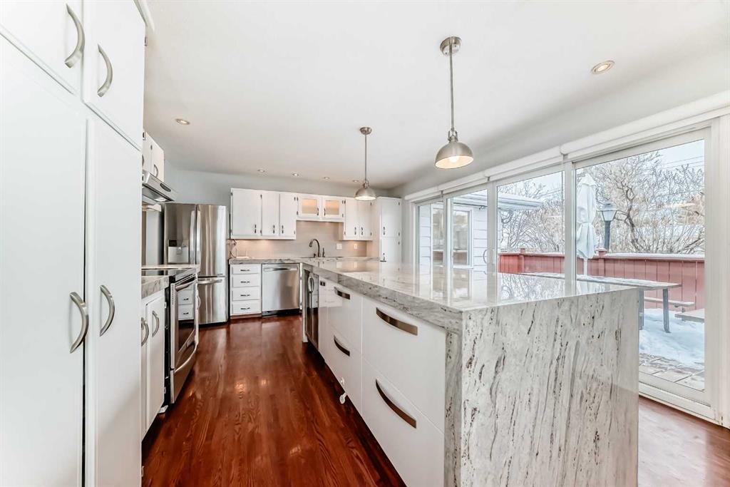 Picture for 9723 Fairmount Drive SE