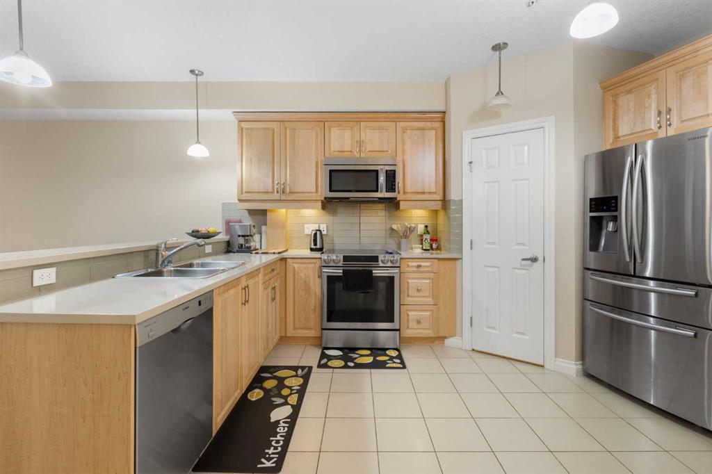 Picture for 8103, 14 Hemlock Crescent SW