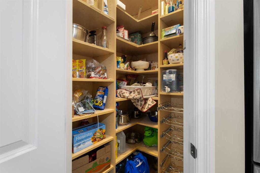 Picture for 8103, 14 Hemlock Crescent SW