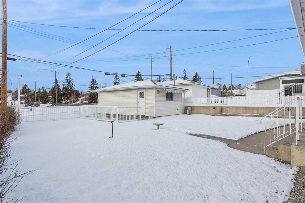 Picture for 431 Thornhill Place NW