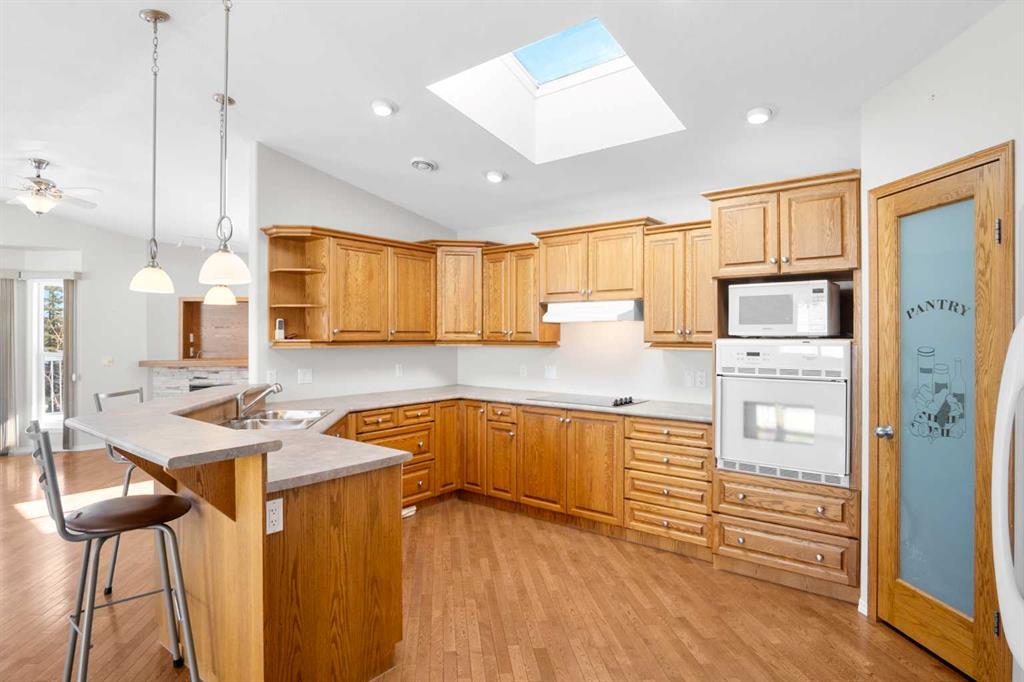 Picture for 38, 5210 65 Avenue 