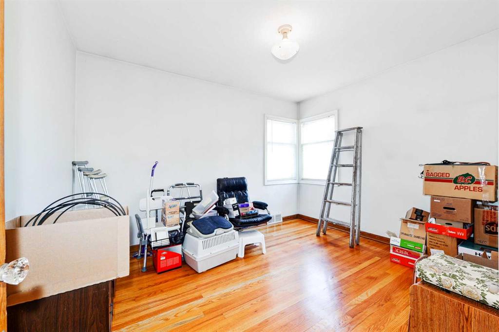 Picture for 1917 Mountview Crescent NE