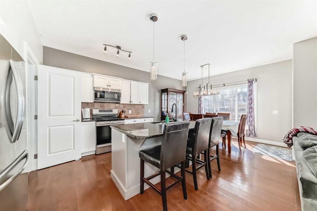 Picture for 817 3 Street SW