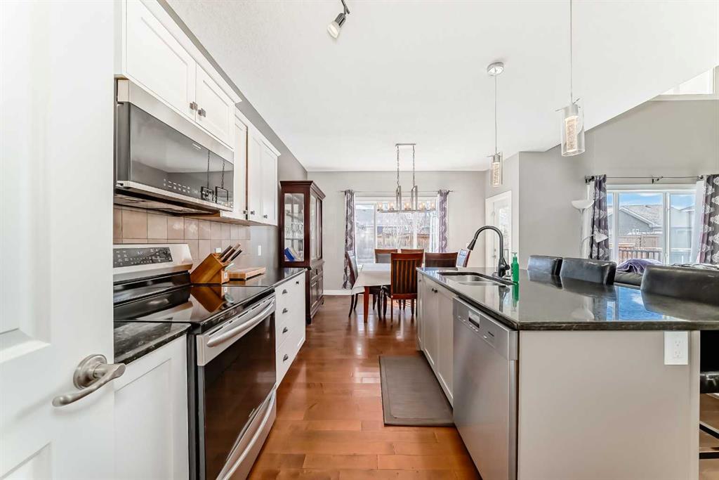 Picture for 817 3 Street SW