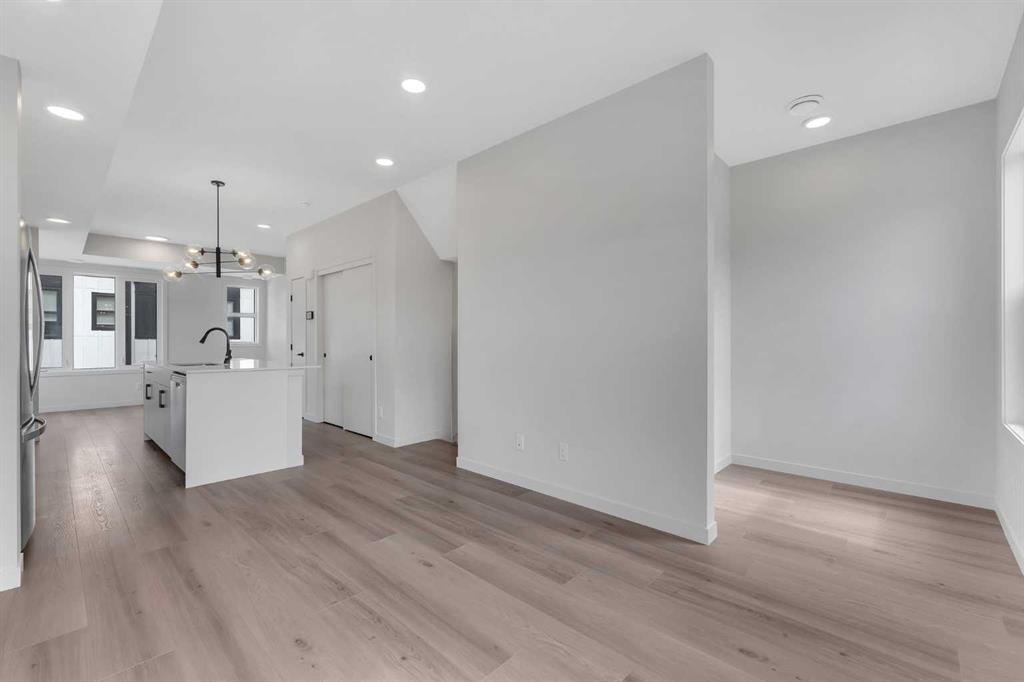 Picture for 804A, 120 Arbour Lake Court NW