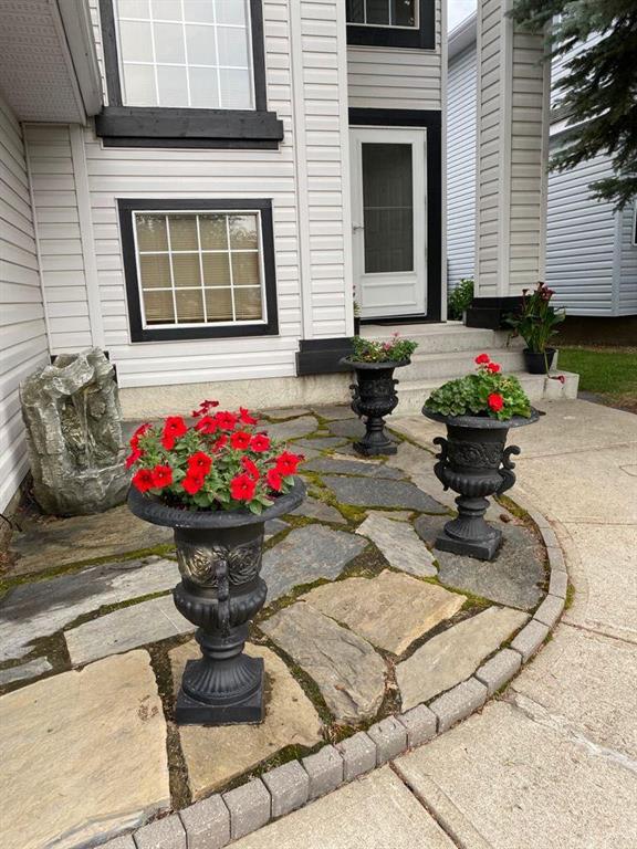 Picture for 119 Valley Glen Bay NW