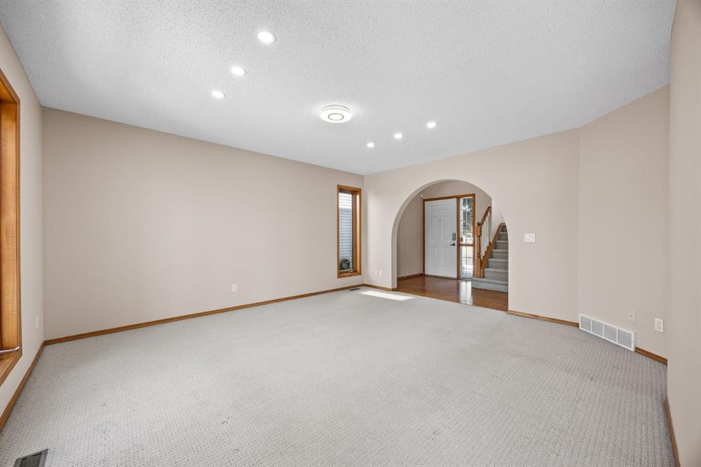 Picture for 119 Valley Glen Bay NW