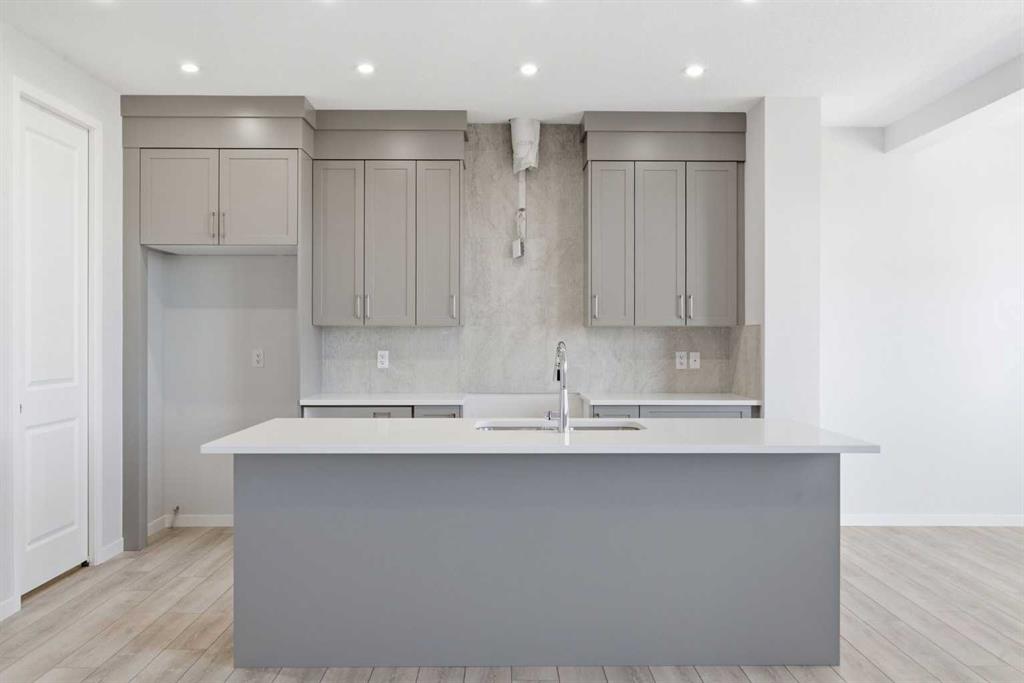 Picture for 623 Buffaloberry Manor SE