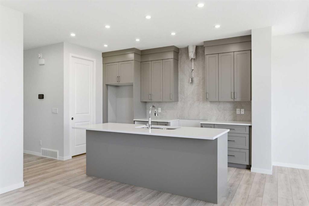 Picture for 623 Buffaloberry Manor SE