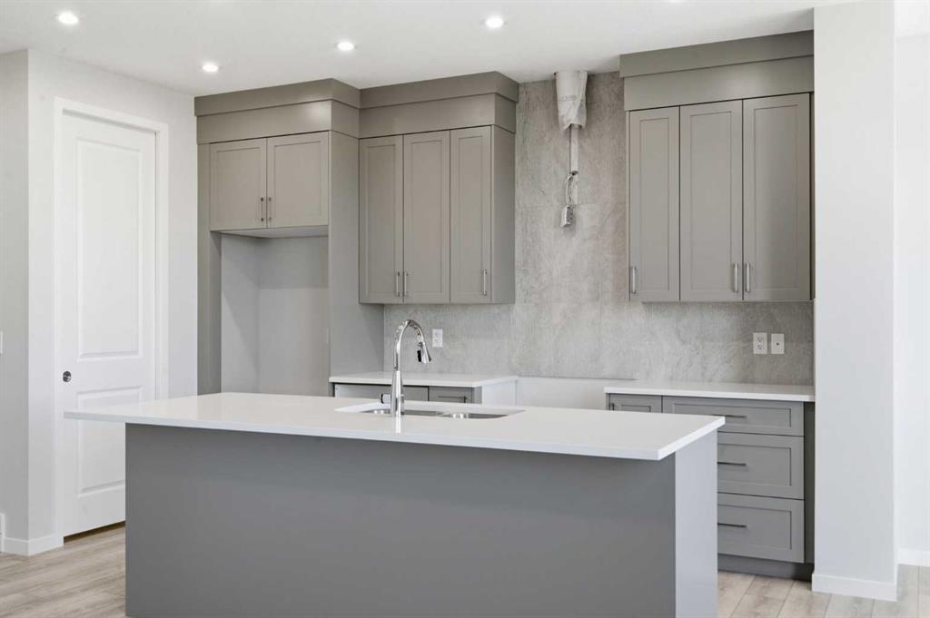 Picture for 623 Buffaloberry Manor SE