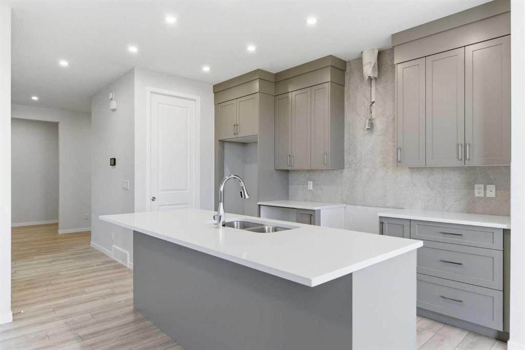 Picture for 623 Buffaloberry Manor SE