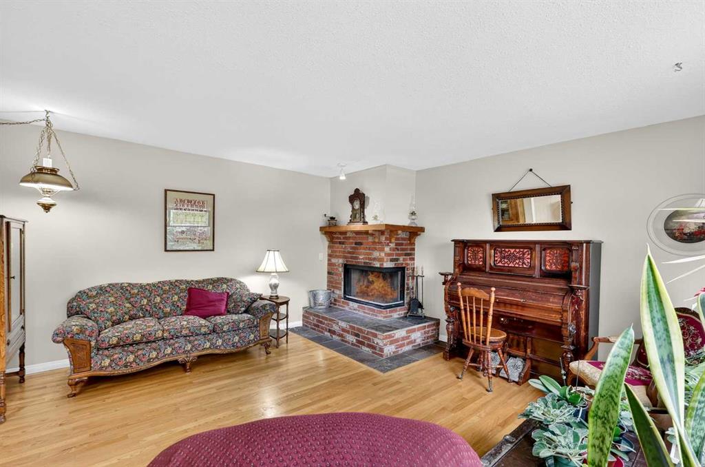 Picture for 1415 108 Avenue SW