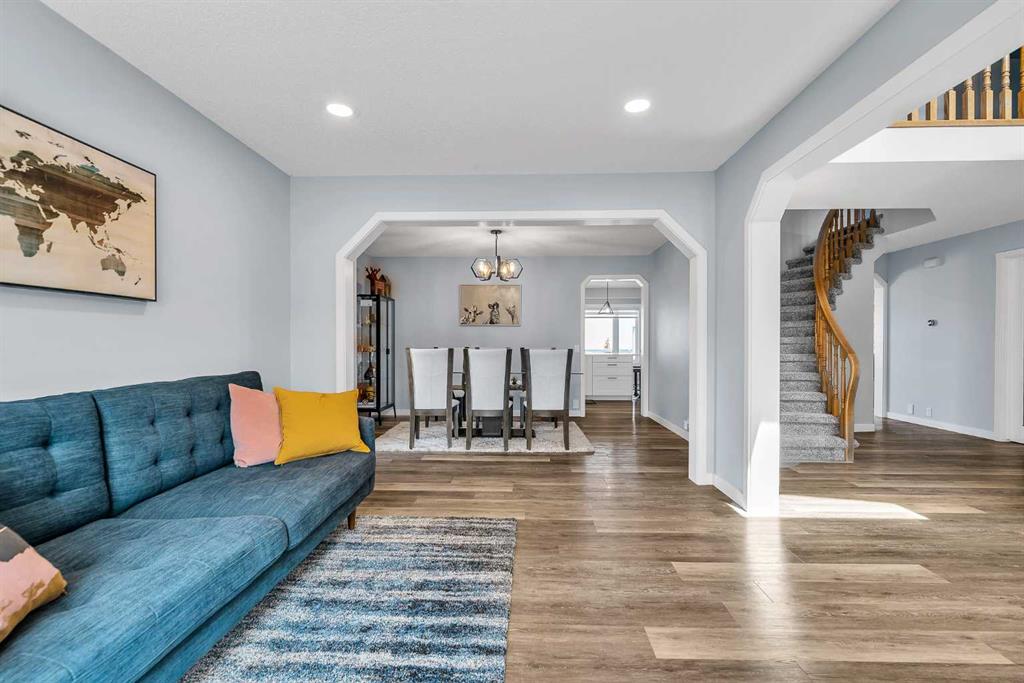 Picture for 215 Edgevalley Mews 