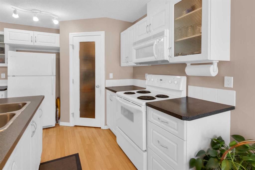 Picture for 27 Royal Birch Mount NW