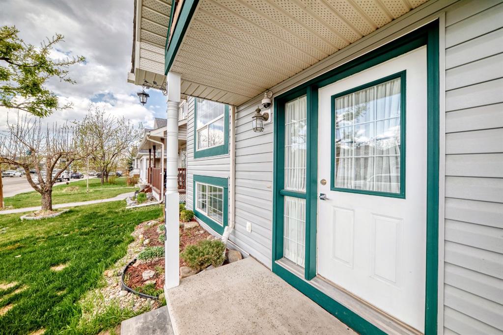 Picture for 118 Bridleridge Way SW