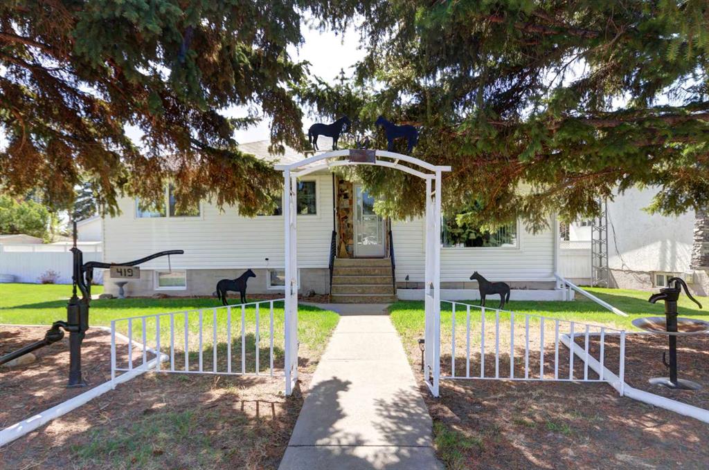 Picture for 419 2 Street N