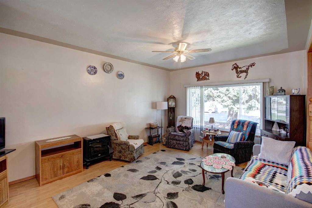 Picture for 419 2 Street N