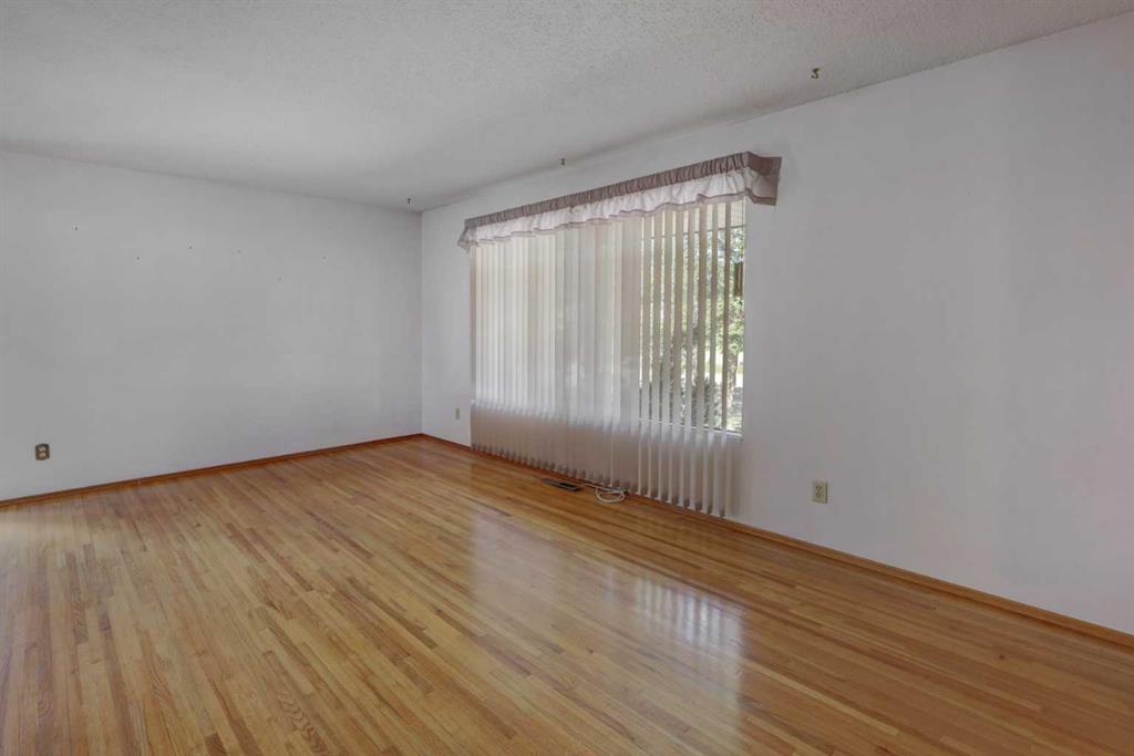 Picture for 255 Huntcroft Road NE