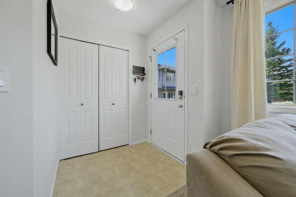 Picture for 106, 31 Everridge Square SW