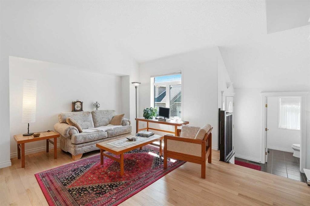 Picture for 18 Varsity Estates Park NW
