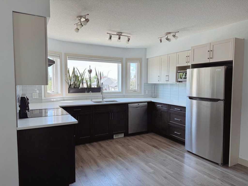 Picture for 128 Strathcona Circle 