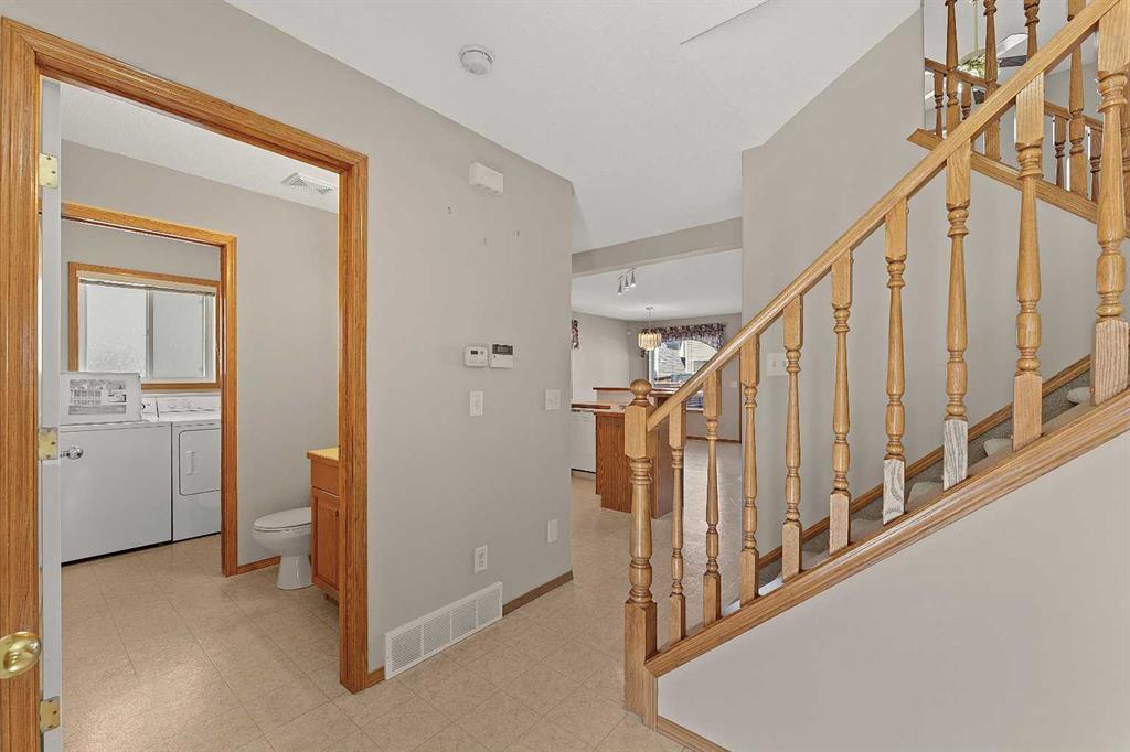 Picture for 126 Saddleridge Close NE