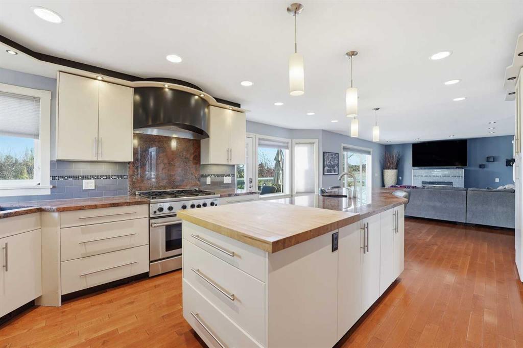 Picture for 137 Sceptre Court NW https://www.cirrealty.ca/reb/creb/71/A2266171_11.jpg