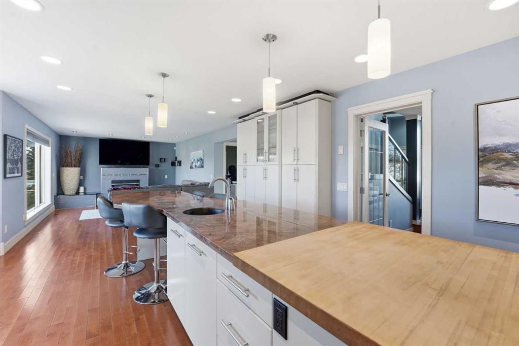 Picture for 137 Sceptre Court NW https://www.cirrealty.ca/reb/creb/71/A2266171_13.jpg