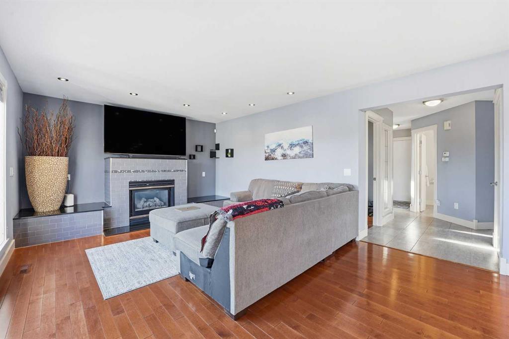 Picture for 137 Sceptre Court NW https://www.cirrealty.ca/reb/creb/71/A2266171_14.jpg