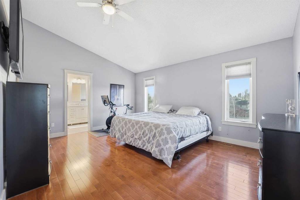 Picture for 137 Sceptre Court NW https://www.cirrealty.ca/reb/creb/71/A2266171_20.jpg