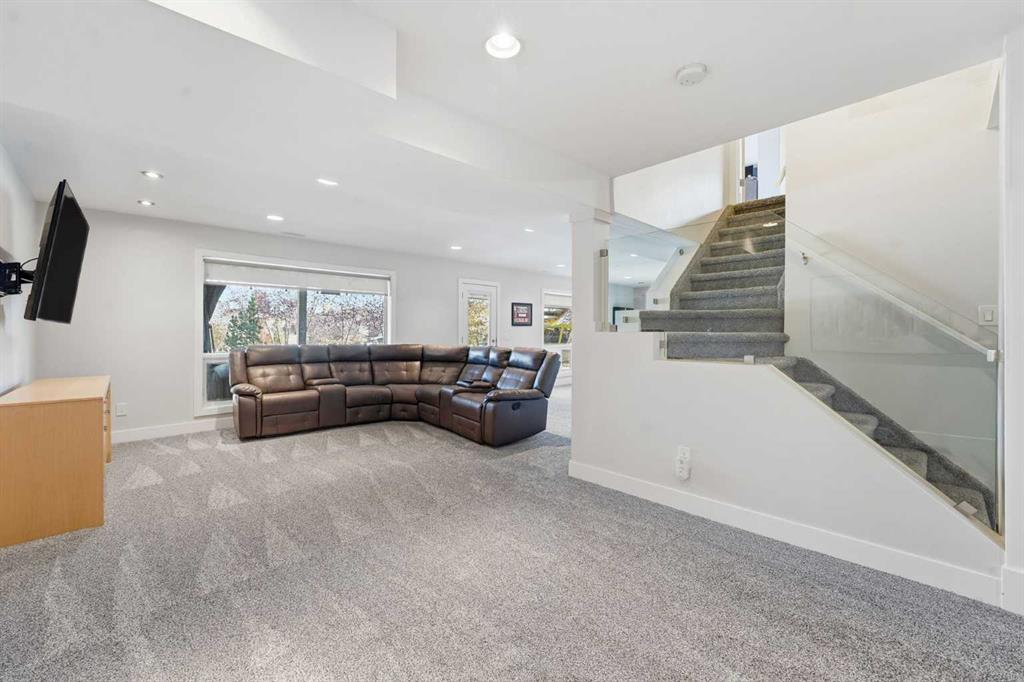 Picture for 137 Sceptre Court NW https://www.cirrealty.ca/reb/creb/71/A2266171_28.jpg