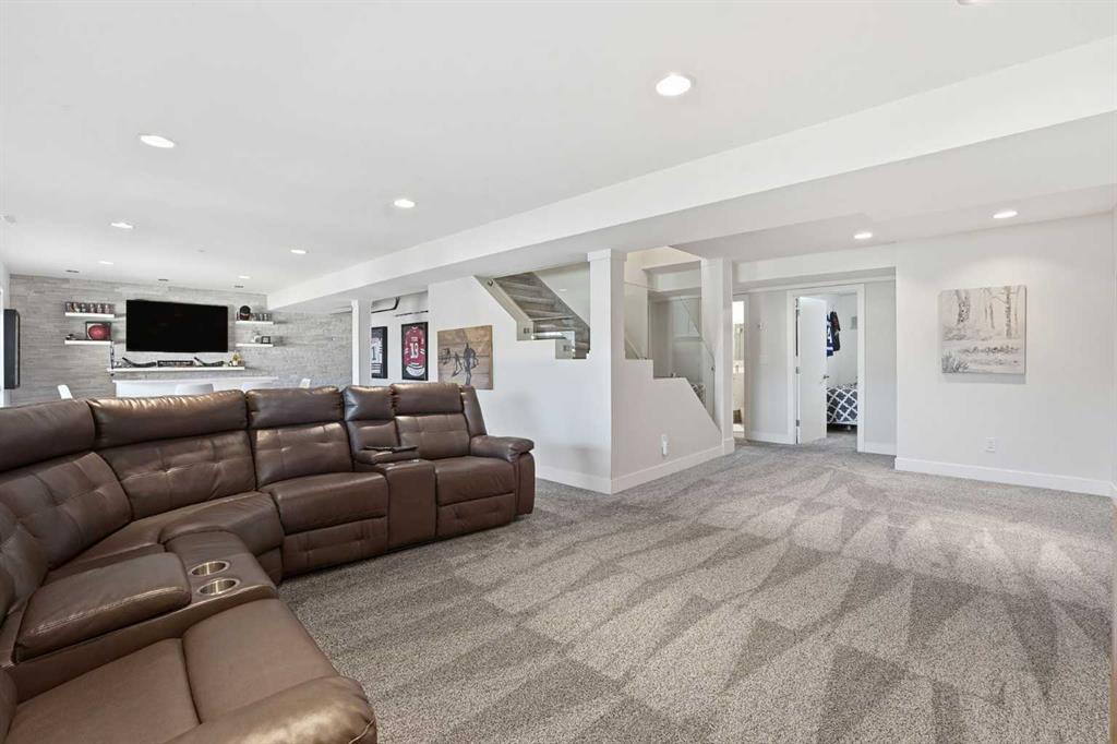 Picture for 137 Sceptre Court NW https://www.cirrealty.ca/reb/creb/71/A2266171_29.jpg