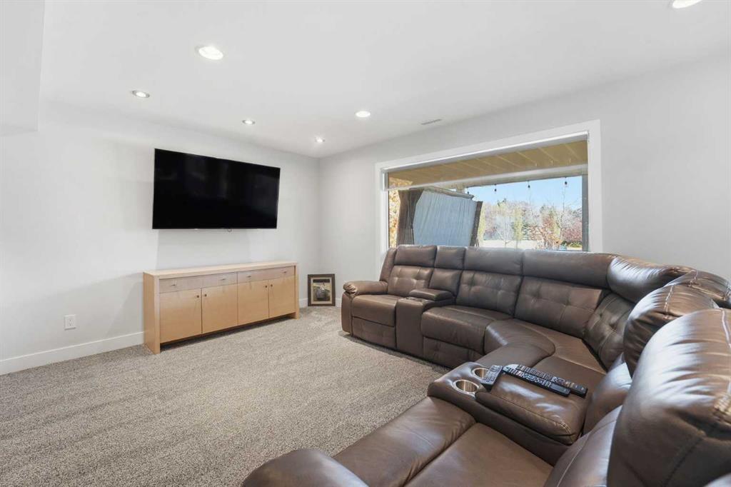 Picture for 137 Sceptre Court NW https://www.cirrealty.ca/reb/creb/71/A2266171_30.jpg