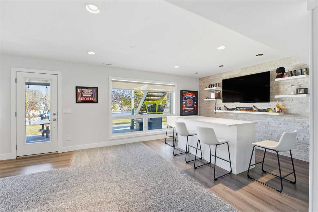 Picture for 137 Sceptre Court NW https://www.cirrealty.ca/reb/creb/71/A2266171_32.jpg