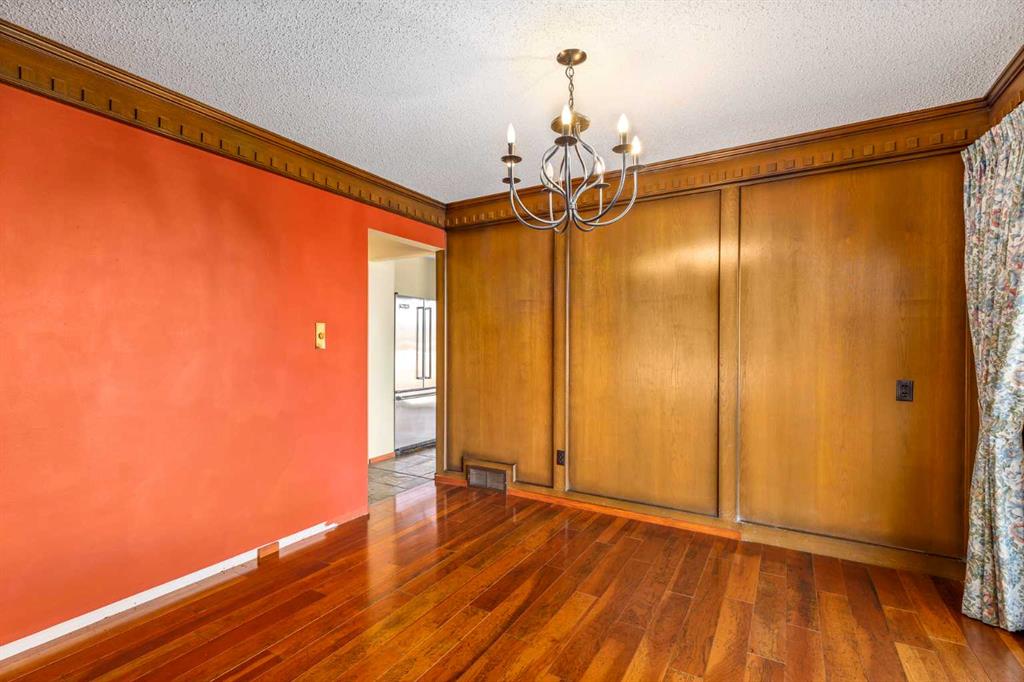 Picture for 135 Oakfern Way SW https://www.cirrealty.ca/reb/creb/71/A2266571_10.jpg