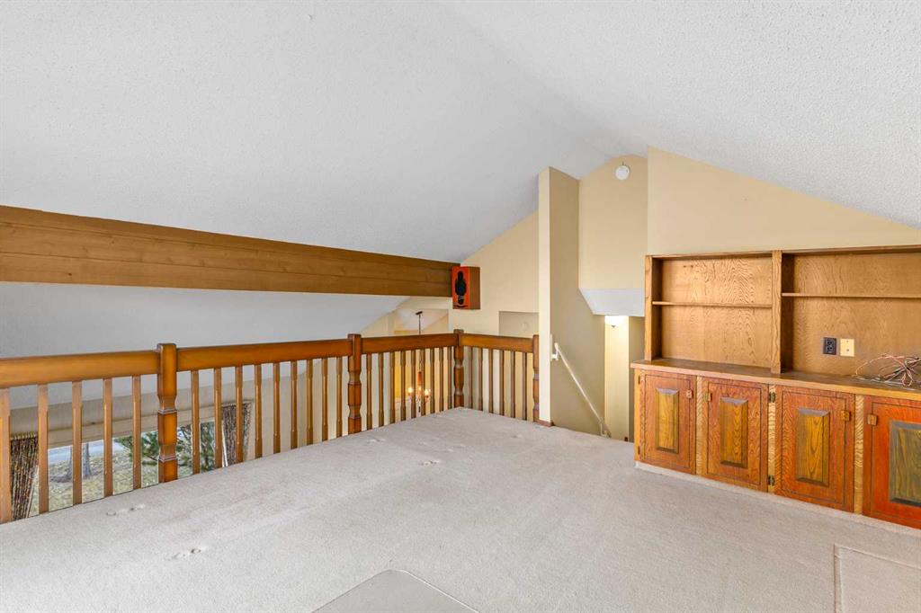 Picture for 135 Oakfern Way SW https://www.cirrealty.ca/reb/creb/71/A2266571_21.jpg