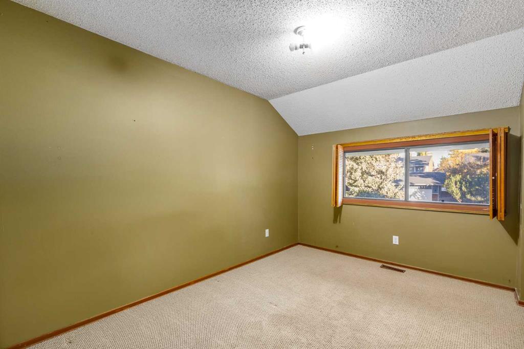Picture for 135 Oakfern Way SW https://www.cirrealty.ca/reb/creb/71/A2266571_22.jpg